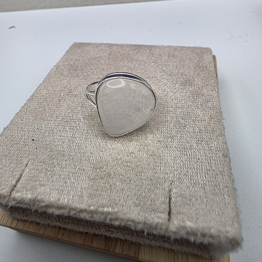 Sterling Silver And Moonstone Ring (1165)